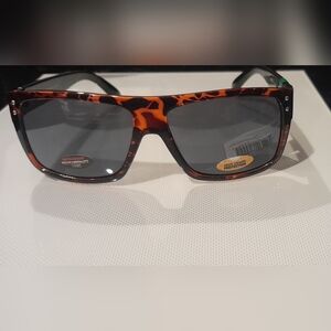 NWT - Mens Trendy, Urban Sunglasses, 100% UV400 Protection, Model # T2